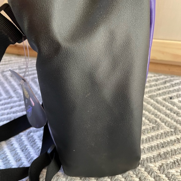 Marvel Bioworld Black Panther 'Wakanda Forever' 12 inch Mini Backpack - Picture 6 of 6